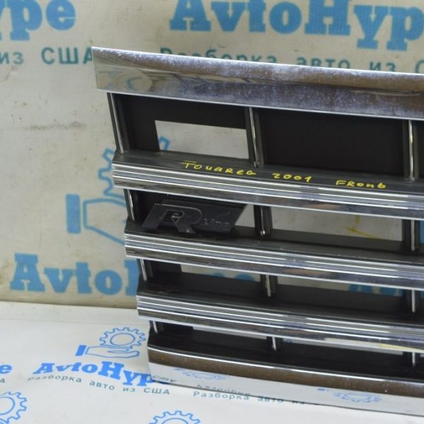 Эмблема решетки радиатора R-line VW Touareg 18- черн