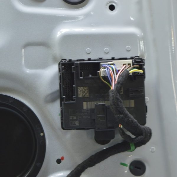 Компьютер двери перед лев VW Touareg 18- (01) 4M1959793J