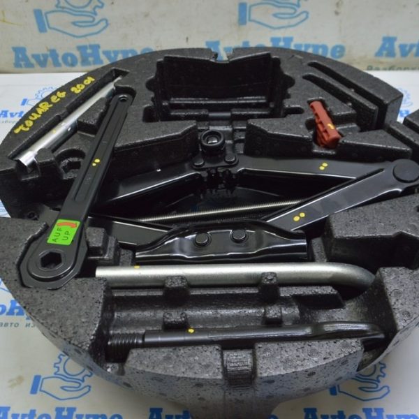 Пенопласт под инструмент в сборе с инструментом VW Touareg 18- круглый 760012115S