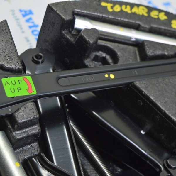 Ручка домкрата VW Touareg 18- 7L6011141