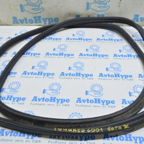 Уплотнитель (резина) двери багажника VW Touareg 18- 760827705F