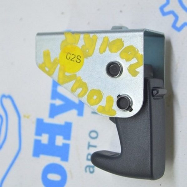 Крючок багажника VW Touareg 18- 7P6867615