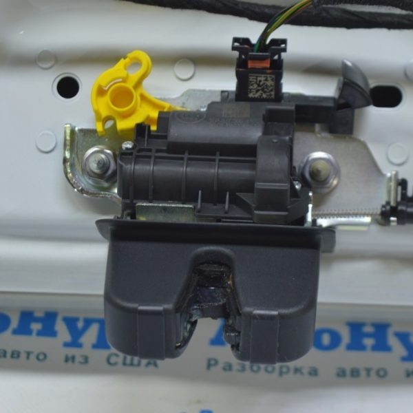 Замок двери багажника VW Touareg 18- ПРОДАЕМ КОМПЛЕКТОМ 5NA827506