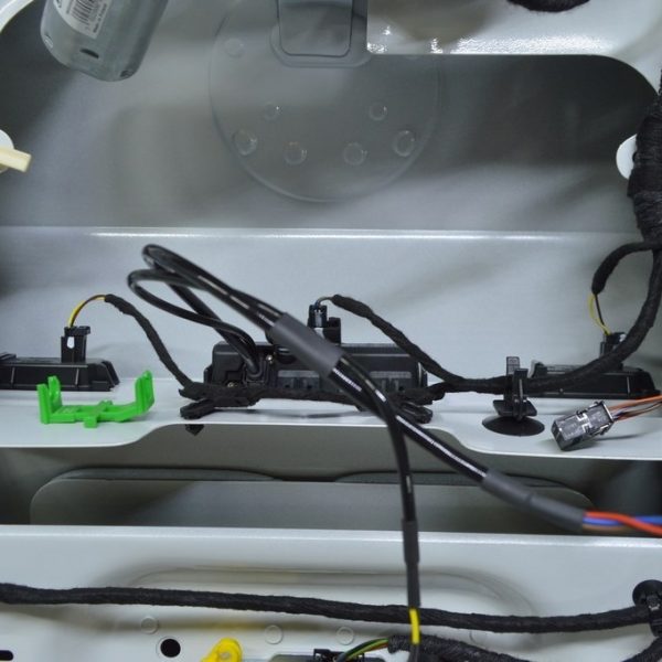 Подсветка номера прав VW Touareg 18- 5NA943021