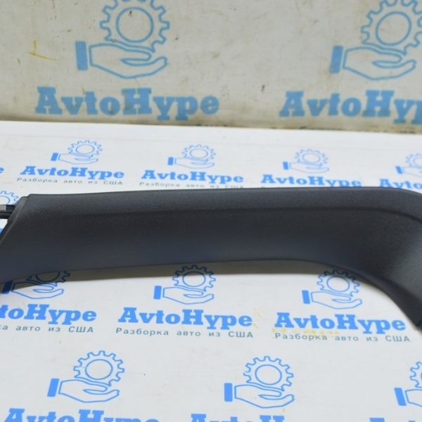 Обшивка двери багажника прав VW Touareg 18- черн 760867604A 4PK