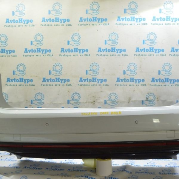 Отражатель заднего бампера центр VW Touareg 18- 760945103