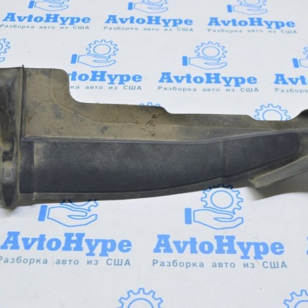 Уплотнитель решетки дворников лев VW Touareg 18- 760819335C 9B9