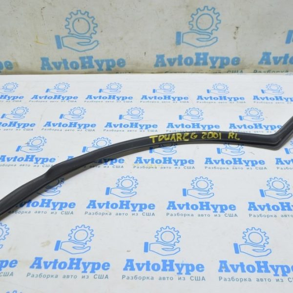 Уплотнитель двери зад лев VW Touareg 18- задний 760839761B