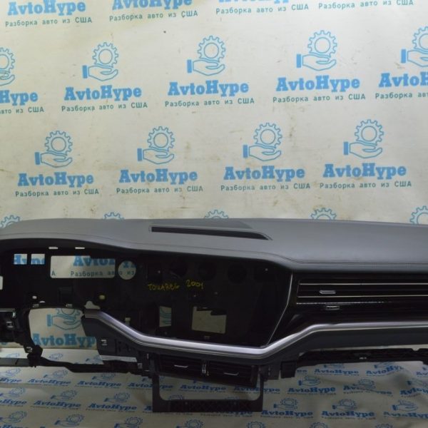 Дефлектор воздуховода передней панели центр VW Touareg 18- черн 761858417B 041