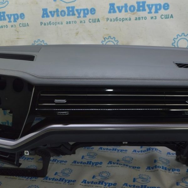 Дефлектор воздуховода передней панели правый VW Touareg 18- черн 761858416J N0R