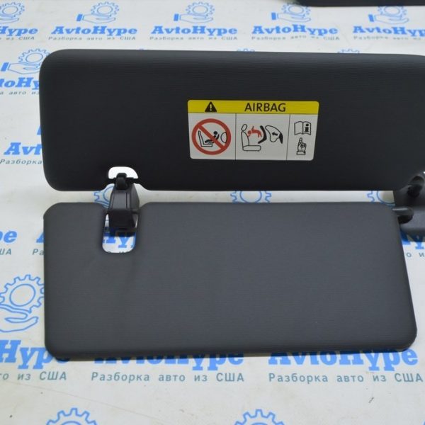 Крючок козырька VW Touareg 18- черн 760857561H 4PK