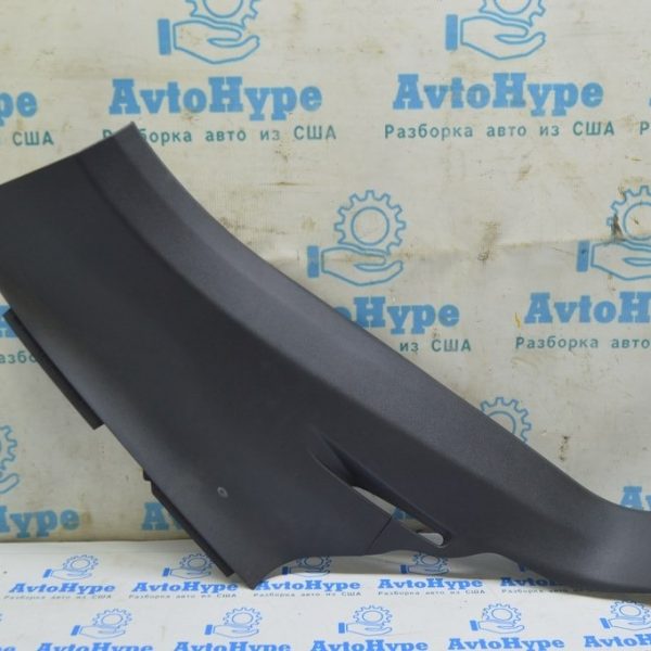 Накладка задней стойки низ левая VW Touareg 18- черн 760867765  4PK