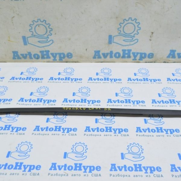 Молдинг лобового стекла правый VW Touareg 18- 760854328  9B9