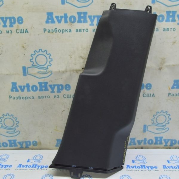 Накладка центральной стойки нижняя правая  VW Touareg 18- черн 760867292B 4PK