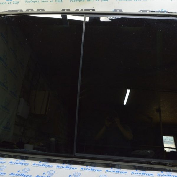 Панорама в сборе VW Touareg 18- черн шторка (01) 4M0877041D