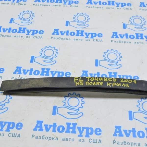 Уплотнитель капота передний левый VW Touareg 18- 760823271