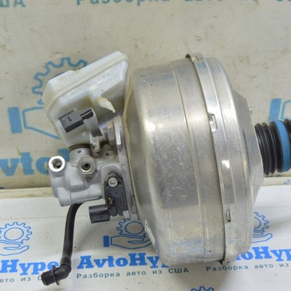 Вакуумный усилитель VW Touareg 18- 4M0612107G