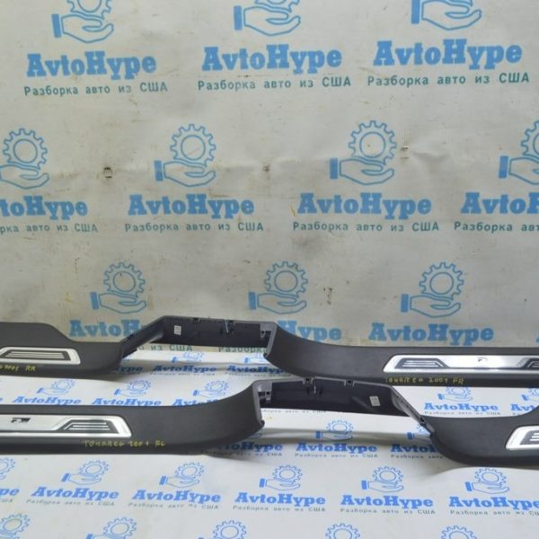 Комплект накладок порогов внутренних лев и прав VW Touareg 18- черн с хром Rline 760853369  THJ