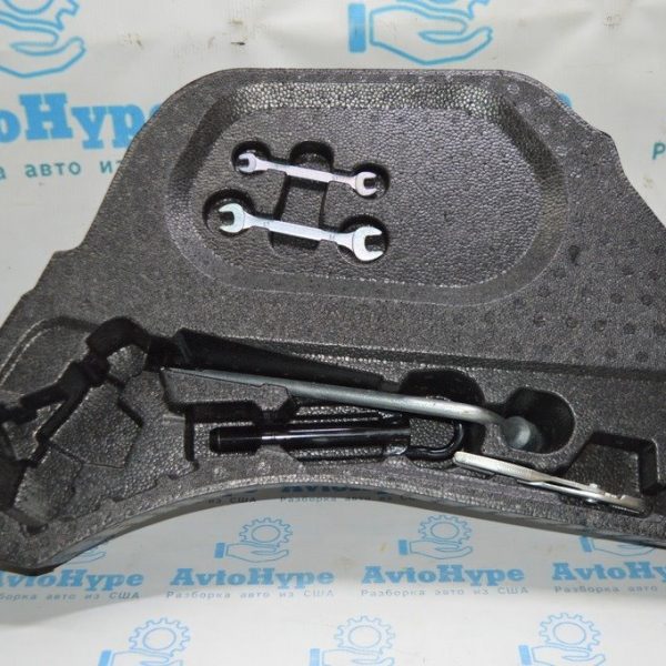 Пенопласт под инструмент левый Toyota Camry v50 12-14 европа в сборе с инструментом (01) 64773-33111