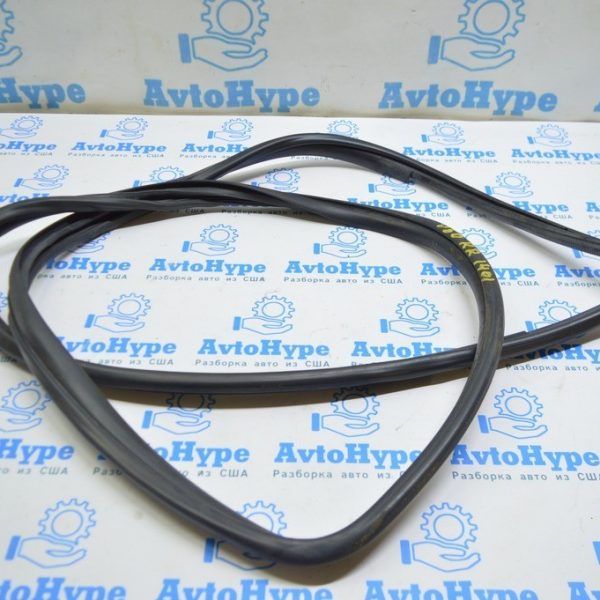Уплотнитель дверного проема зад прав Toyota Camry v50 12-14 usa 62331-06120-C0