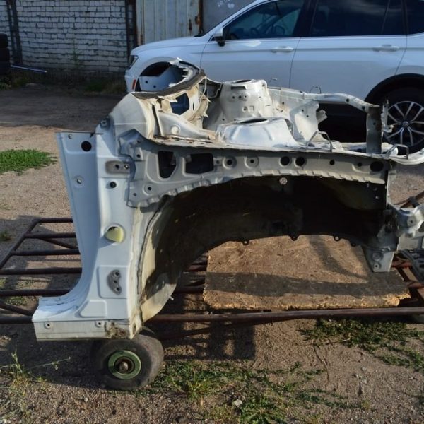 Четверть передняя правая Toyota Camry v50 12-14 белый перламутр 070 (01) 57101-06171