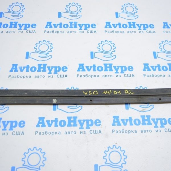 Уплотнитель двери задней левой Toyota Camry v50 12-14 usaeuro нижний 67888-06010