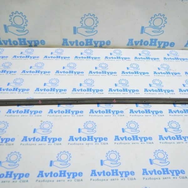 Уплотнитель двери передней левой Toyota Camry v50 12-14 usaeuro нижний 67864-06010