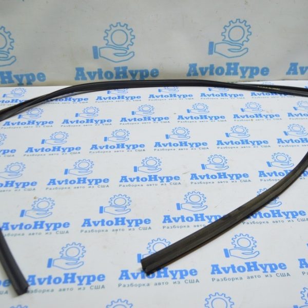 Уплотнитель стекла передний левый Toyota Camry v50 12-14 usaeuro 68151-06090