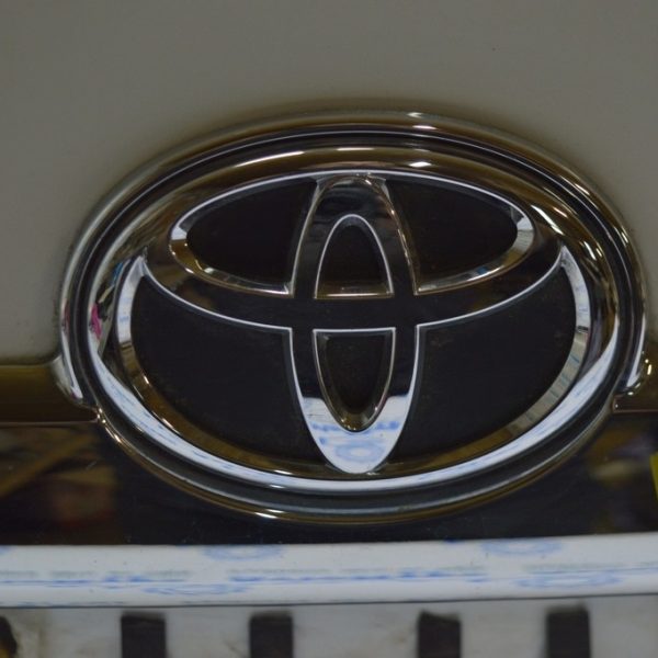Эмблема значок TOYOTA Toyota Camry v50 12-14 75403-33030