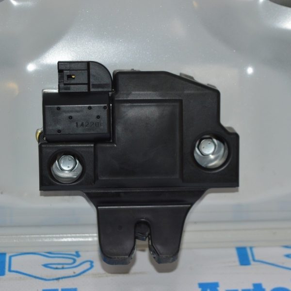 Замок крышки багажника Toyota Camry v50 12-14 usaeuro 64600-33160 64600-06040