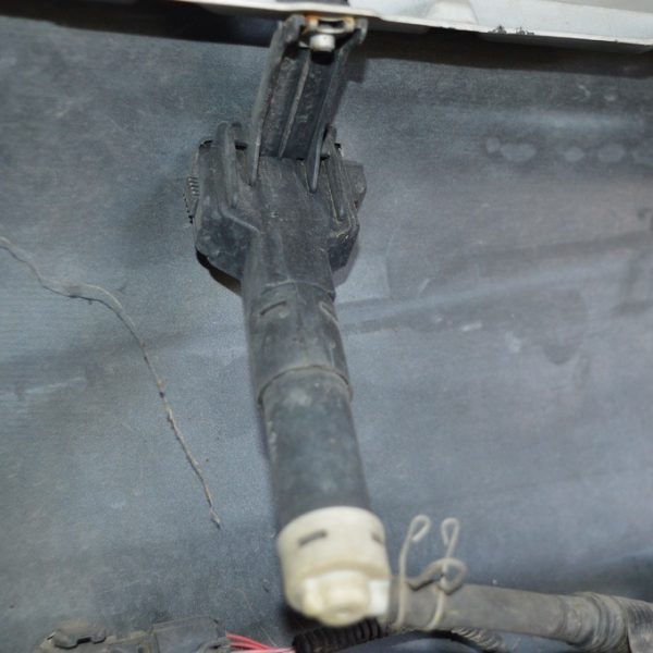 Форсунка омывателя левой фары Toyota Camry v50 12-14 usa с крышкой 85045-33080-A1 85208-33040