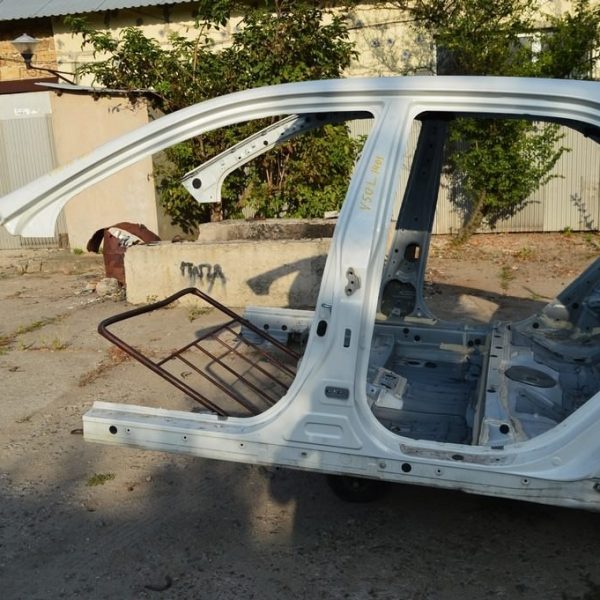 Стойка кузовная центральная левая Toyota Camry v50 12-14 usaeuro (01) белый перл 61312-06080