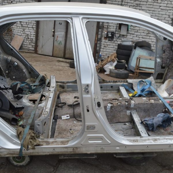 Стойка кузовная центральная правая Toyota Camry v50 12-14 usaeuro серебро (03) 61311-06080