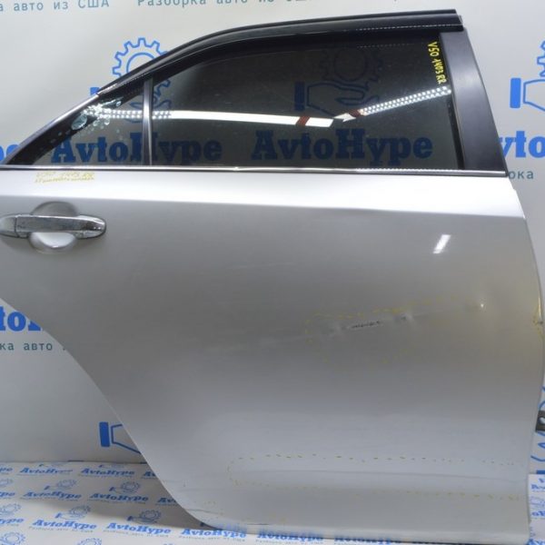 Дверь голая зад прав Toyota Camry v50 12-14 (03) серебро, вмятины, шпакля 67003-06150
