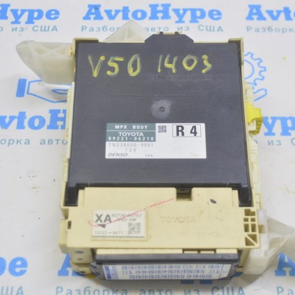 Блок предохранителей подторпед в сборе с MPX Toyota Camry v50 12-14 usaeuro (03) 89221-06210 82730-06752