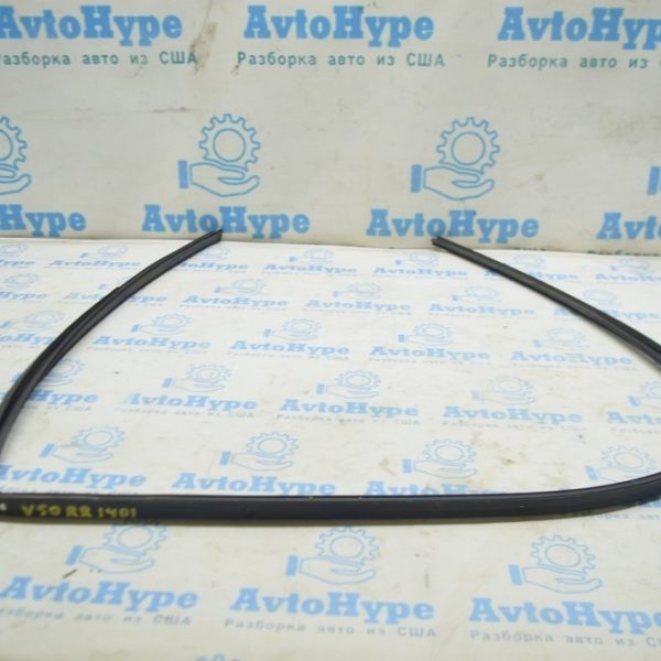 Уплотнитель стекла зад прав Toyota Camry v50 12-14 usaeuro 68142-06080