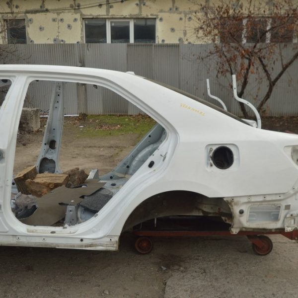 Зад в сборе 2 четверти,корыто,панель Toyota Camry v50 12-14 usaeuro белая (01) 61602-06180