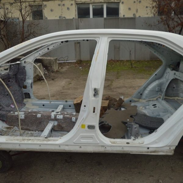 Стойка кузовная центральная левая Toyota Camry v50 12-14 usaeuro (02) белая 61312-06080