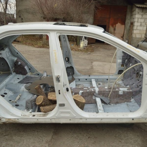 Стойка кузовная центральная правая Toyota Camry v50 12-14 usaeuro белая (02) 61311-06080