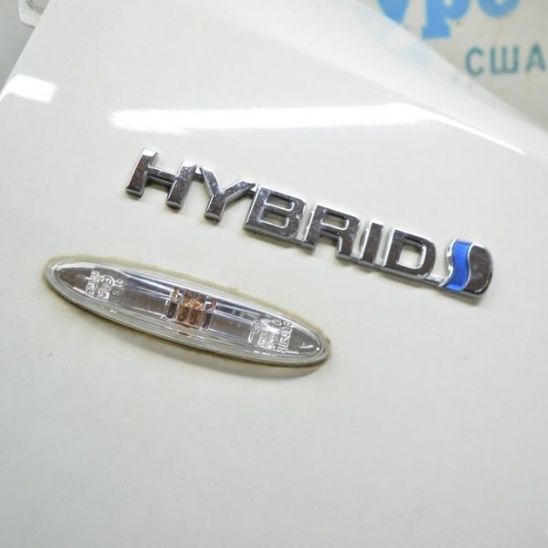 Эмблема надпись крыла HYBRID передняя правая Toyota Camry v50 12-14 hybrid usa 75374-33090