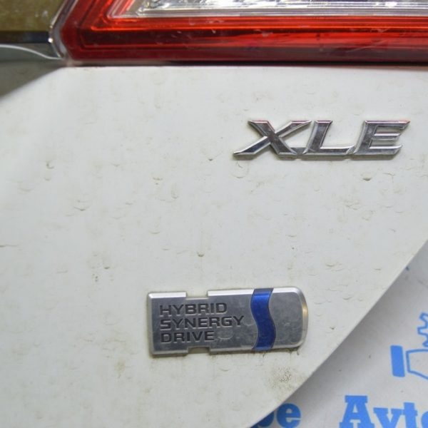 Эмблема hybrid крышки багажника Toyota Camry v50 12-14 usa 75441-33170