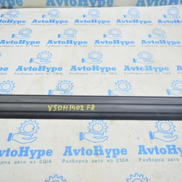 Накладка порога внешняя перед прав Toyota Camry v50 12-14 usa 67911-06030