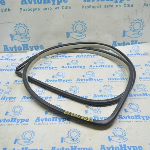 Уплотнитель дверного проема передний правый Toyota Camry v50 12-14 usa серый 62311-06130-B1