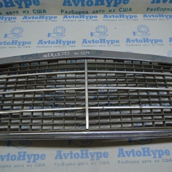 Решетка радиатора grill Mercedes W124 примята, реализ Вадим