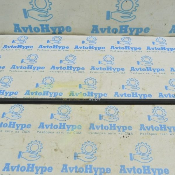 Молдинг дверь-стекло центральный перед лев Range Rover VOG L322 02-12 CGE500710