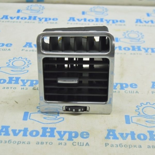 Дефлектор радиатора левый Range Rover VOG L322 02-12 LRGJBD500270PUY