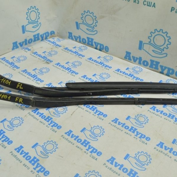 Поводок дворника лев Range Rover VOG L322 02-12 LR038716