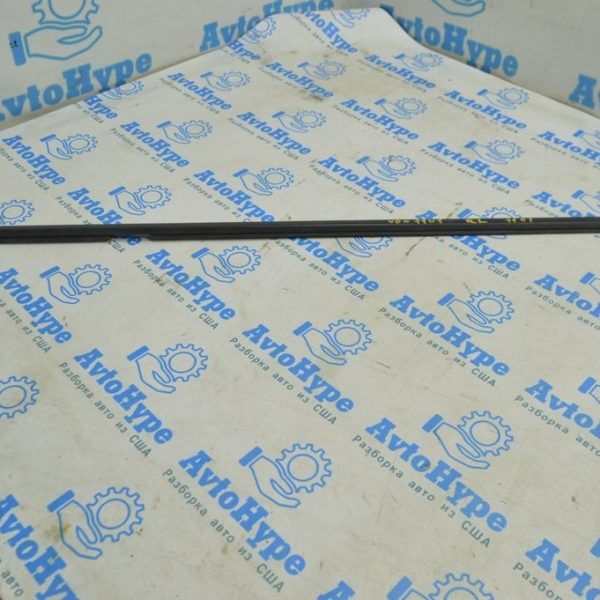 Молдинг дверь-стекло центральный зад лев Range Rover VOG L322 02-12 CGE500730