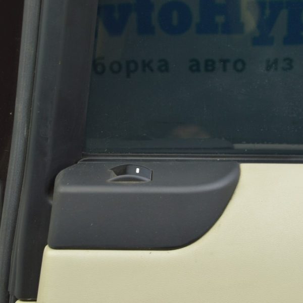 Управление стеклоподъемником зад прав Range Rover VOG L322 02-12 YUF000072PVA