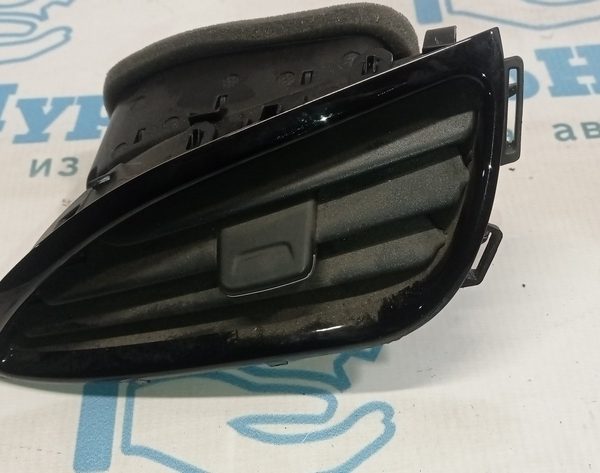 Дефлектор воздуховода торпеды правый Chevrolet Volt 16- глянец черный 23363068